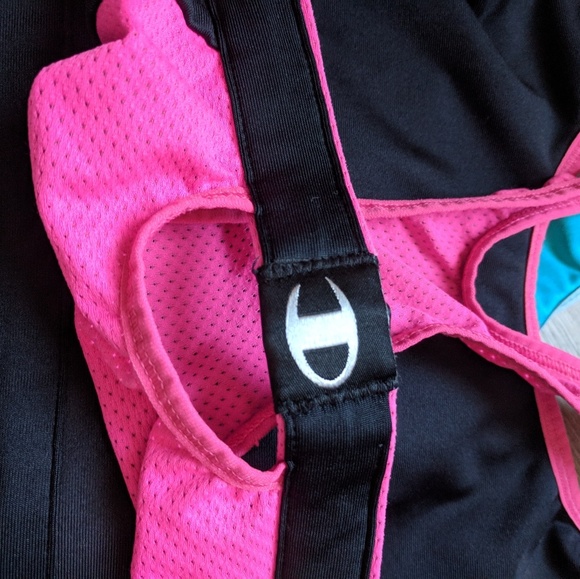 2 champion reversible sports bras - Picture 5 of 8